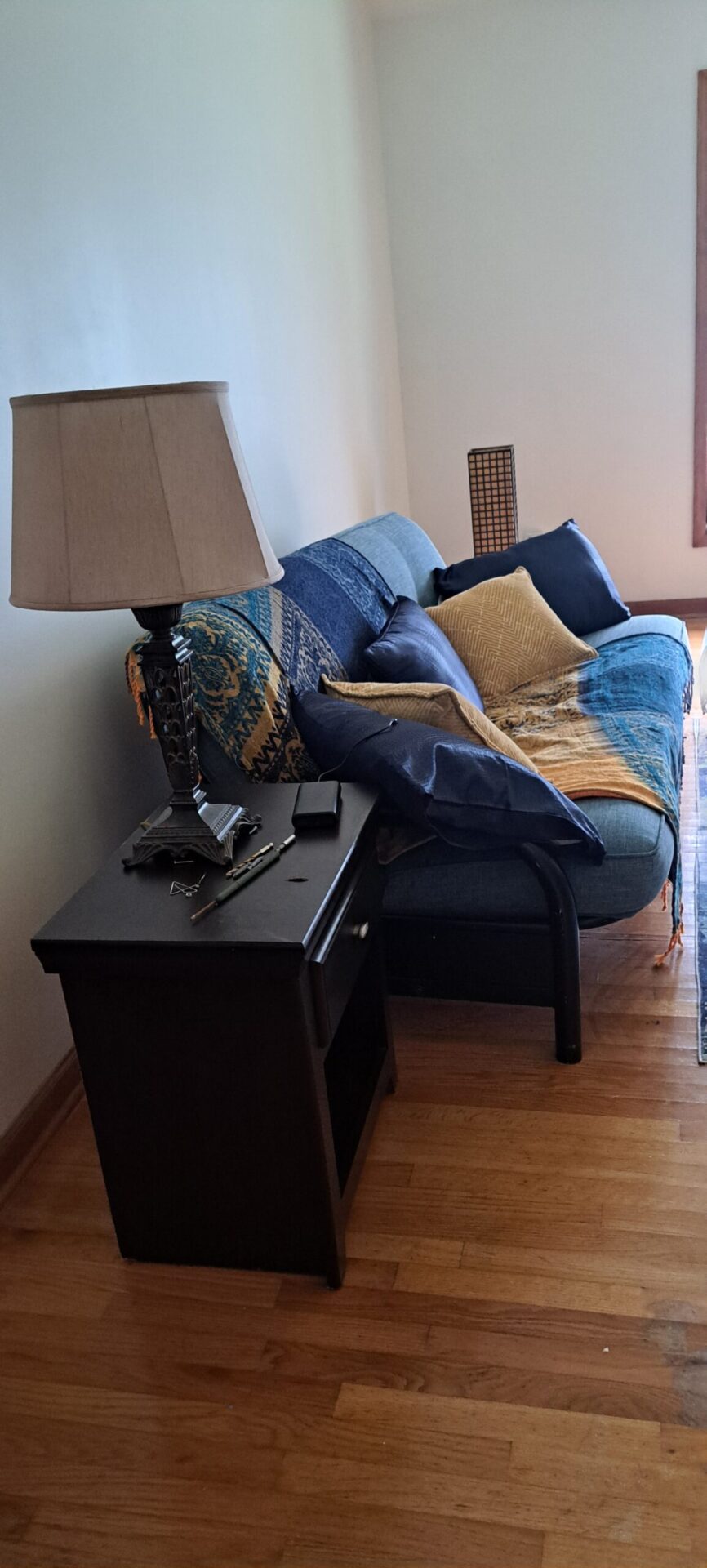 Bennu Center upstairs bonus living room with bay window angle 0001